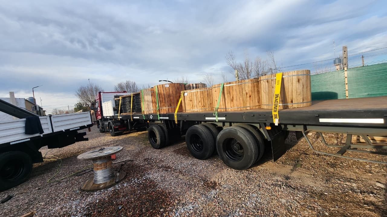 Transporte de bobinas de cable en obra